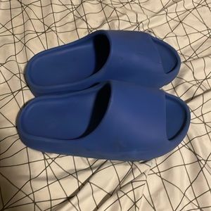 adidas yeezy slide azure size 9
